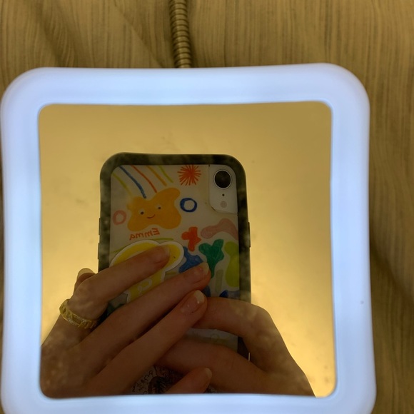 Fancy suction mirror with 10x zoom! - Picture 5 of 5